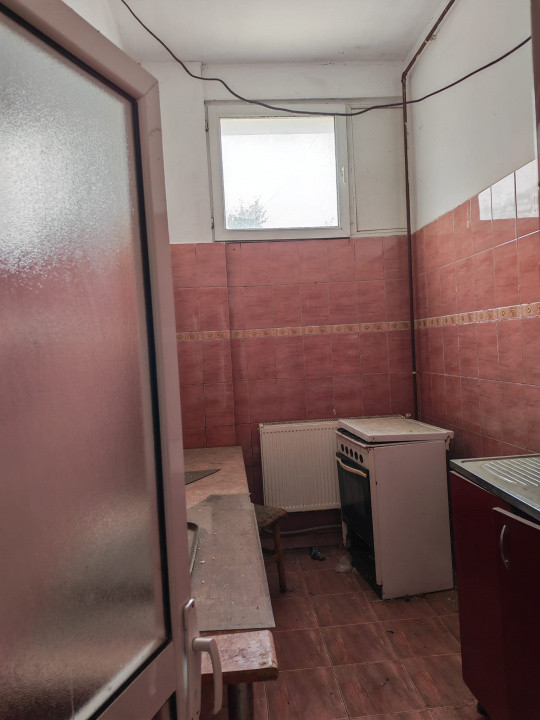 Hala vanzare Calea Republicii