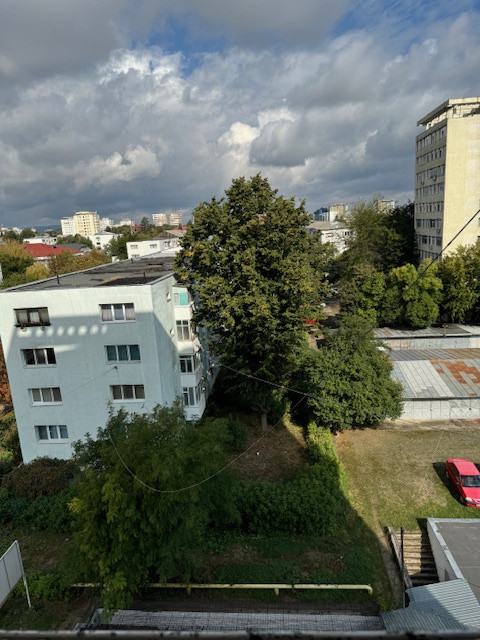 Apartament de vanzare 2 camere decomandate, str. Cornisa, Mun. Bacau