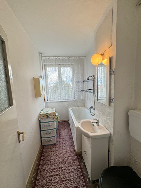 Apartament de vanzare 2 camere decomandate, str. Cornisa, Mun. Bacau