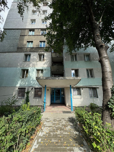 Apartament de vanzare 2 camere decomandate, str. Cornisa, Mun. Bacau