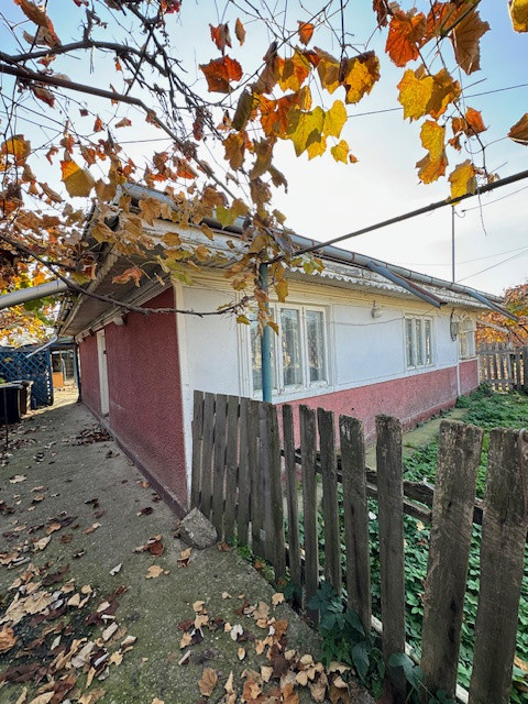 Casa cu 807 mp teren de vanzare, SERBANESTI,  str. Spicului-Bacau