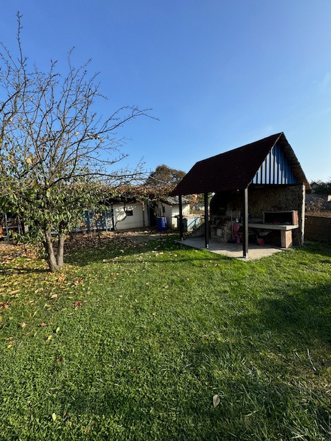 Casa cu 807 mp teren de vanzare, SERBANESTI,  str. Spicului-Bacau