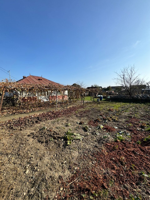 Casa cu 807 mp teren de vanzare, SERBANESTI,  str. Spicului-Bacau