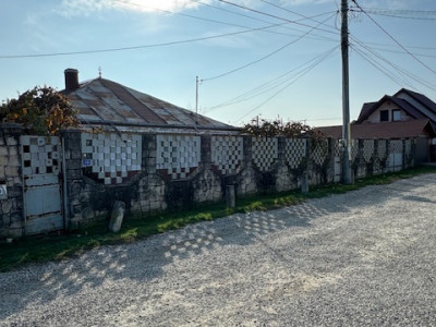 Casa cu 807 mp teren de vanzare, SERBANESTI,  str. Spicului-Bacau