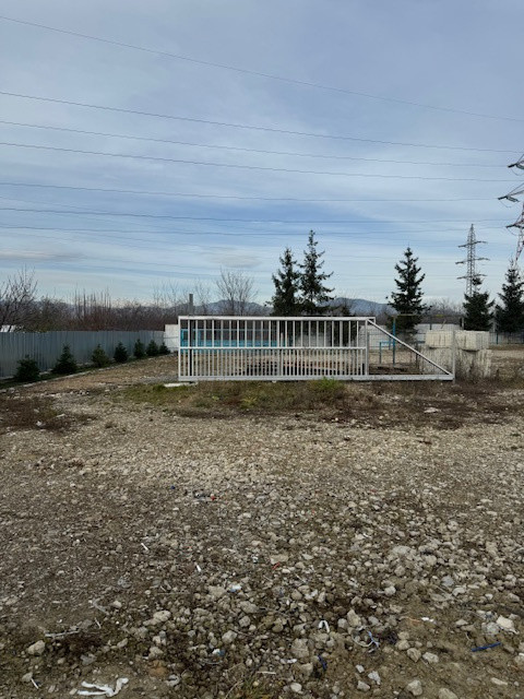 Teren 4.325 mp cu 2 hale, inchiriere/vanzare, Comanesti, jud. Bacau