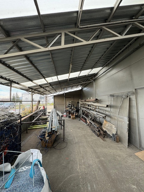 Teren 4.325 mp cu 2 hale, inchiriere/vanzare, Comanesti, jud. Bacau