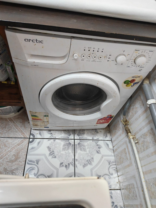 Garsoniera zona Milcov