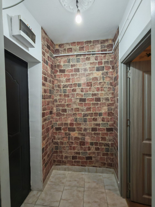 Garsoniera zona Milcov