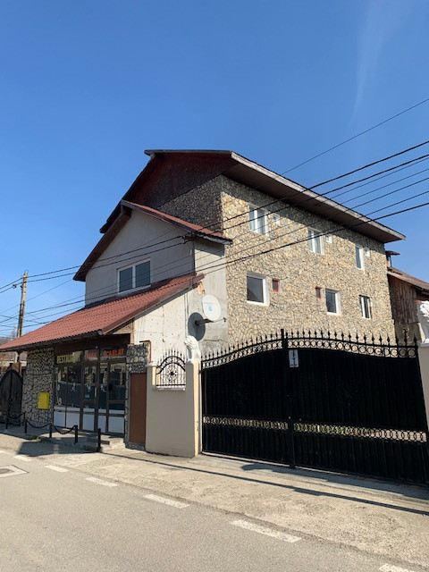 Restaurant pensiune de vanzare, loc. Margineni jud. Bacau