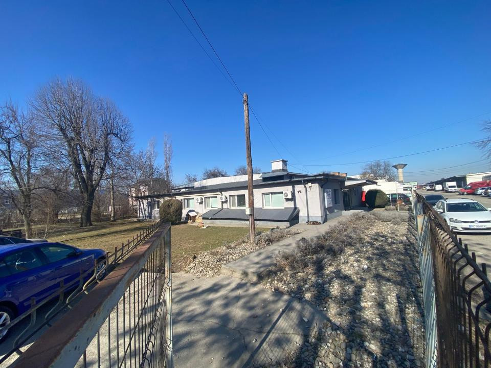 Hala 1600 mp si teren 4000 mp de vanzare,  BACAU, Str. Constantei(Alexei Tolstoi