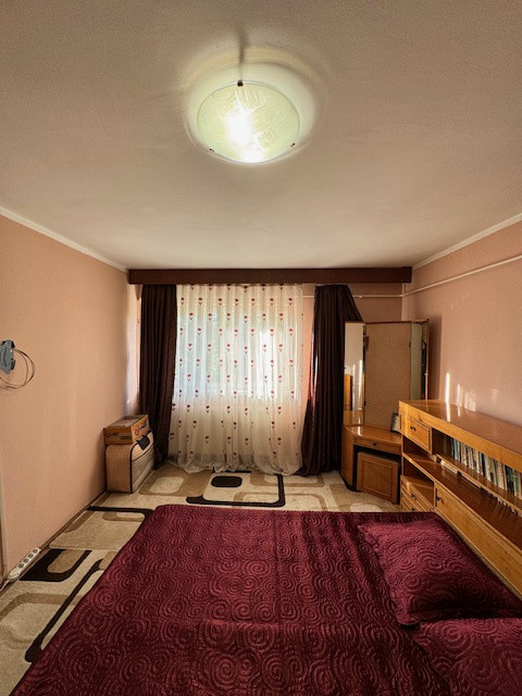 Apartament 3 camere de vanzare, ULTRACENTRAL,  str. Marasesti,  Bacau