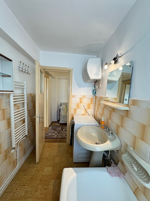 Apartament 3 camere de vanzare, ULTRACENTRAL,  str. Marasesti,  Bacau