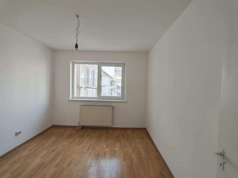 Apartament 3 camere zona Zimbru