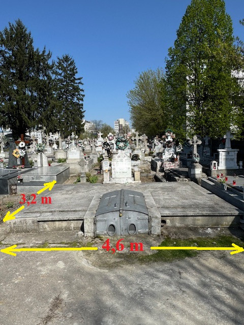 Cavou de vanzare  in Cimitirul Central Bacău
