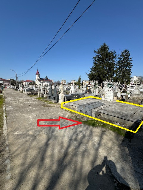 Cavou de vanzare  in Cimitirul Central Bacău
