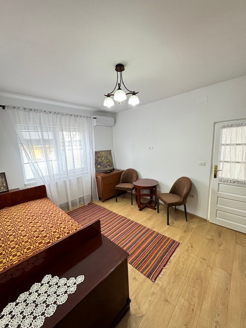 Casa cu 1.052 mp teren, SASCUT,  jud. Bacau