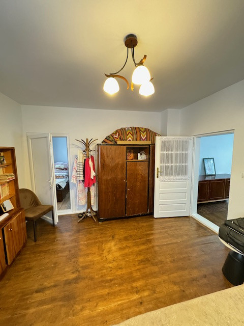 Casa cu 1.052 mp teren, SASCUT,  jud. Bacau