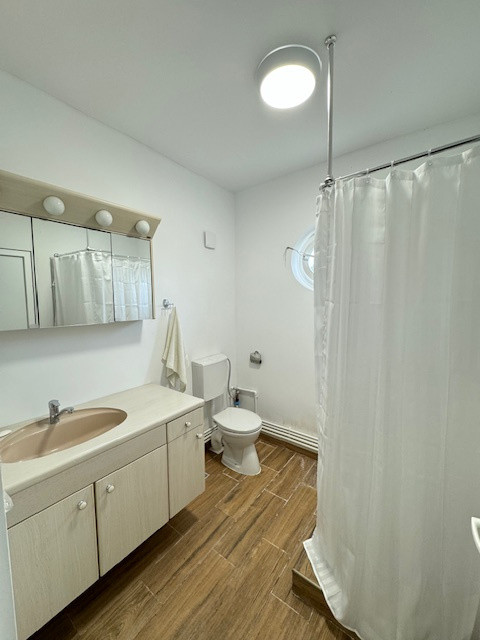 Casa cu 1.052 mp teren, SASCUT,  jud. Bacau