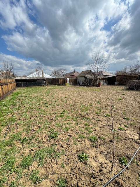 Casa cu 1.052 mp teren, SASCUT,  jud. Bacau