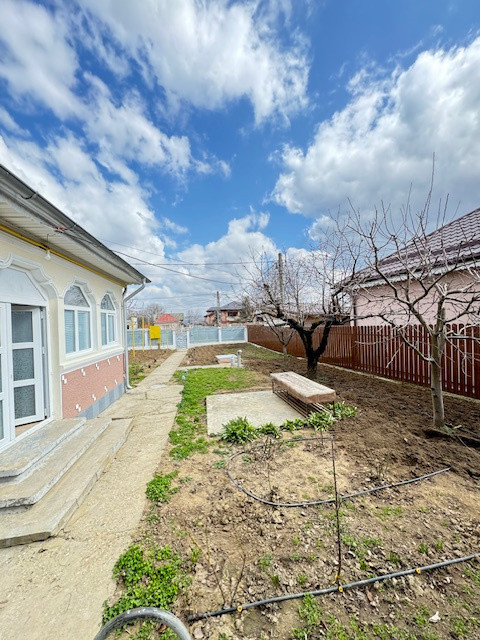 Casa cu 1.052 mp teren, SASCUT,  jud. Bacau