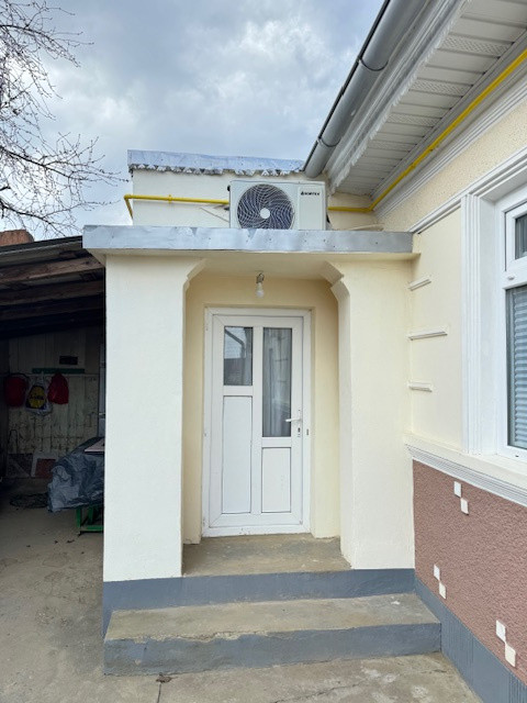 Casa cu 1.052 mp teren, SASCUT,  jud. Bacau