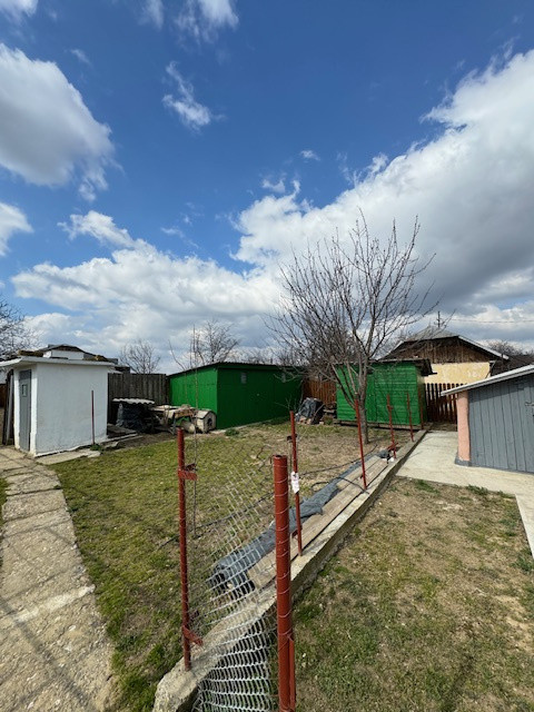 Casa cu 1.052 mp teren, SASCUT,  jud. Bacau