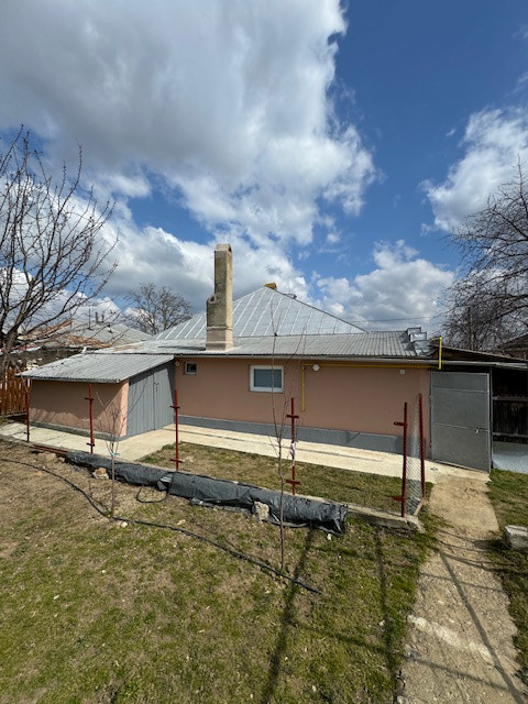 Casa cu 1.052 mp teren, SASCUT,  jud. Bacau