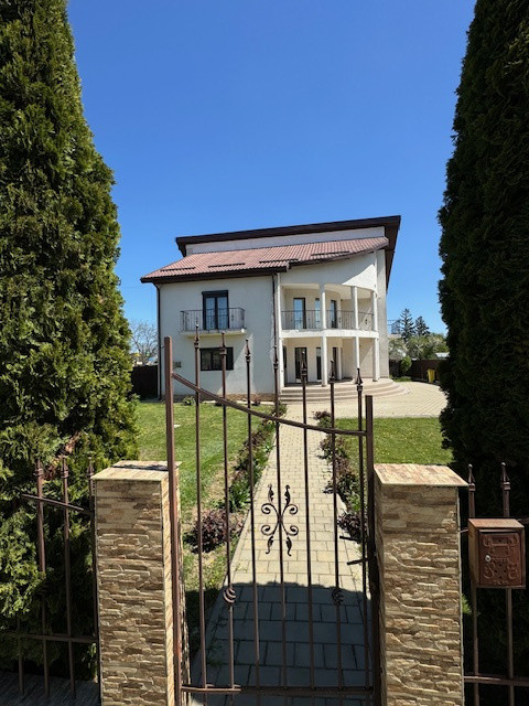 Vila P+2 de vanzare, loc. Dumbrava, com. Itesti, Jud. Bacau