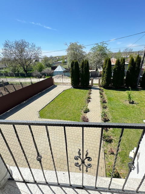 Vila P+2 de vanzare, loc. Dumbrava, com. Itesti, Jud. Bacau