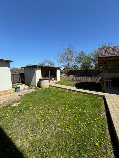 Vila P+2 de vanzare, loc. Dumbrava, com. Itesti, Jud. Bacau