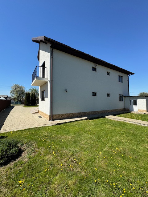 Vila P+2 de vanzare, loc. Dumbrava, com. Itesti, Jud. Bacau
