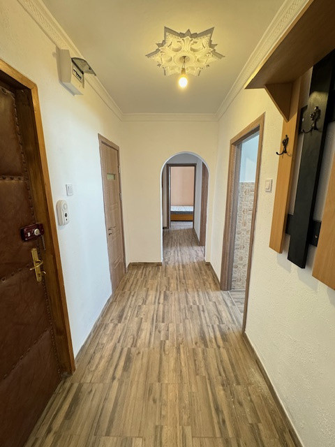 Apartament 3 camere si 2 bai de vanzare, str. Calugareni, Bacau-NORD