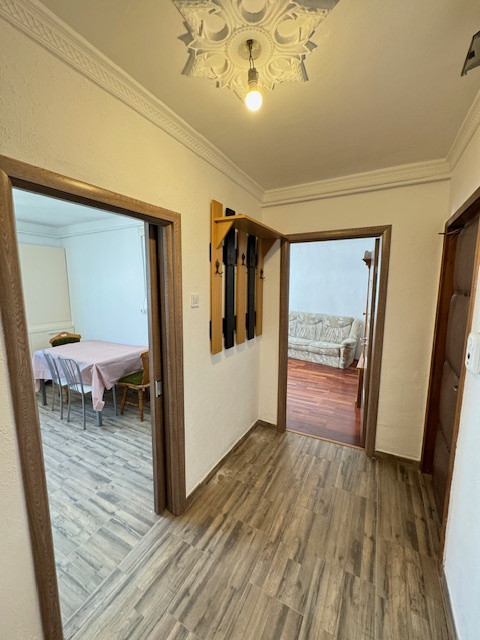 Apartament 3 camere si 2 bai de vanzare, str. Calugareni, Bacau-NORD