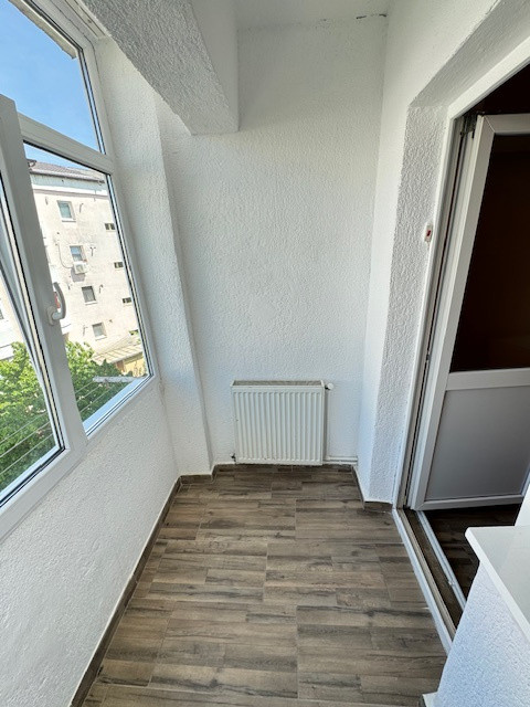 Apartament 3 camere si 2 bai de vanzare, str. Calugareni, Bacau-NORD