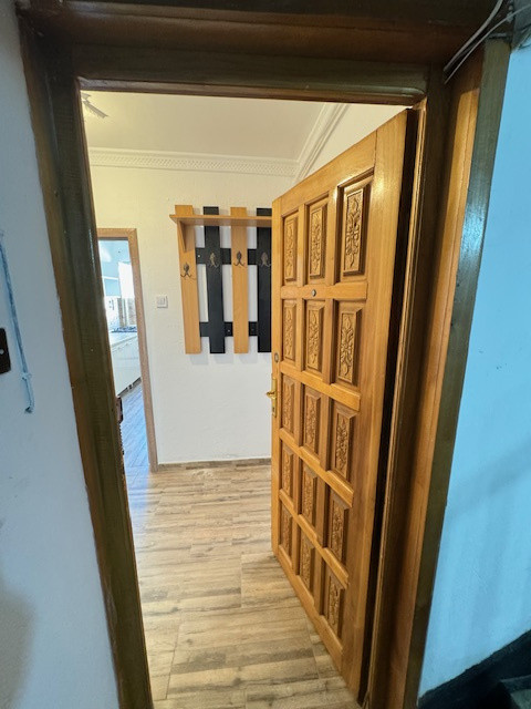 Apartament 3 camere si 2 bai de vanzare, str. Calugareni, Bacau-NORD