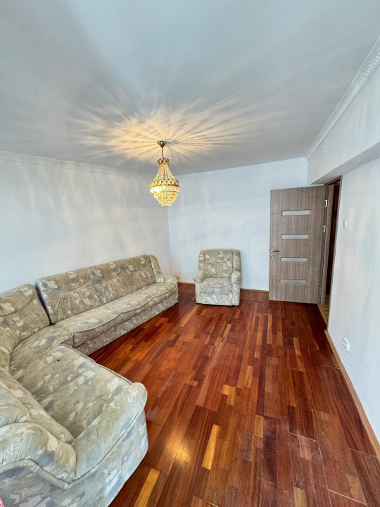 Apartament 3 camere si 2 bai de vanzare, str. Calugareni, Bacau-NORD