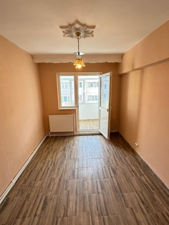 Apartament 3 camere si 2 bai de vanzare, str. Calugareni, Bacau-NORD
