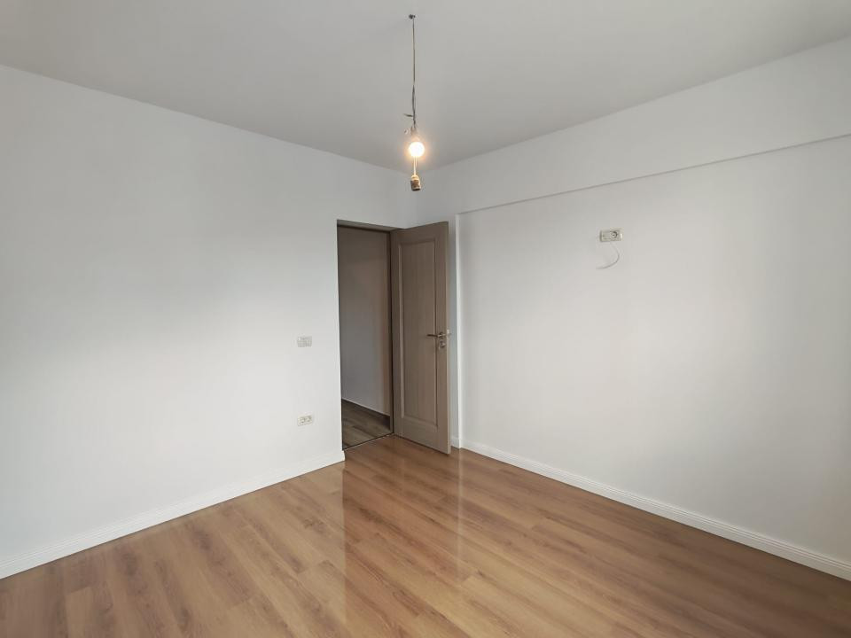 3 camere decomandate Mioritei renovat