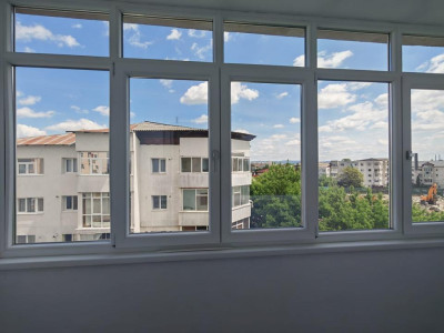 3 camere decomandate Mioritei renovat
