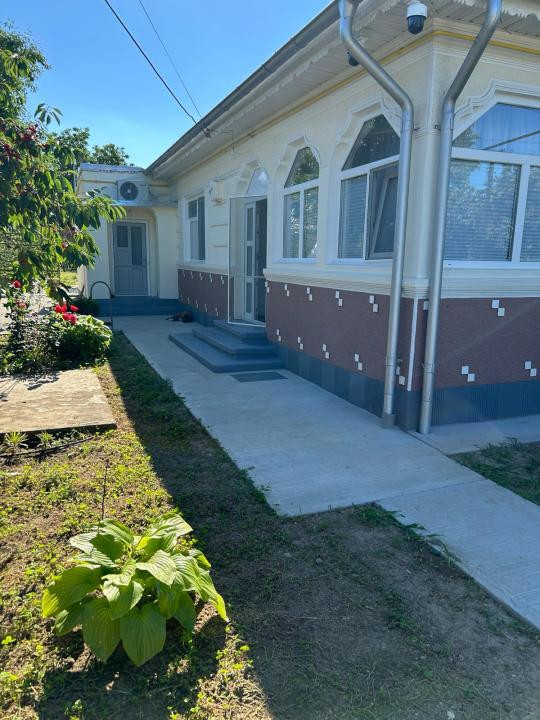 Casa cu 1.052 mp teren, SASCUT,  jud. Bacau