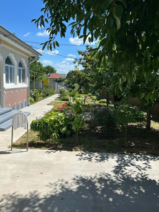 Casa cu 1.052 mp teren, SASCUT,  jud. Bacau