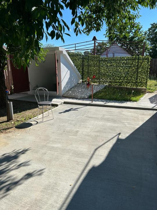 Casa cu 1.052 mp teren, SASCUT,  jud. Bacau