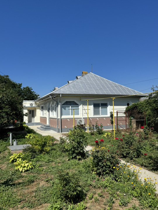 Casa renovata cu 1.052 mp teren, SASCUT(Targusor),  jud. Bacau