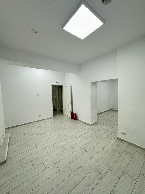 Spatiu comercial de inchiriat, str. Logofat Tautu, Bacau