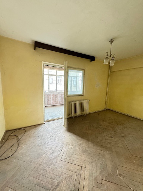 Apartament 2 camere de vanzare, ultracentral, B-dul Republicii, Barlad 