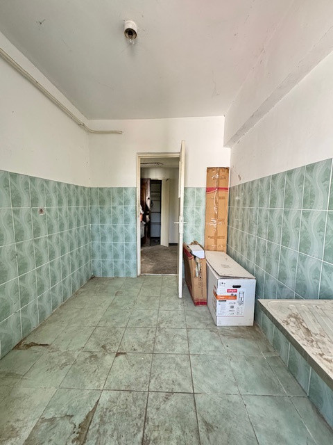 Apartament 2 camere de vanzare, ultracentral, B-dul Republicii, Barlad 