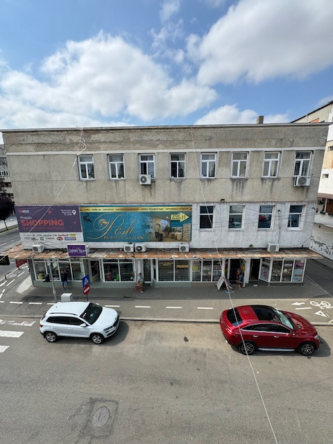 Apartament 2 camere de vanzare, ultracentral, B-dul Republicii, Barlad 