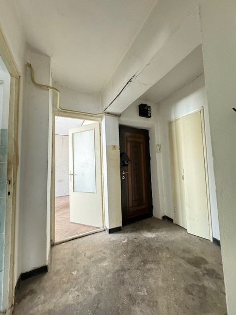 Apartament 2 camere de vanzare, ultracentral, B-dul Republicii, Barlad 