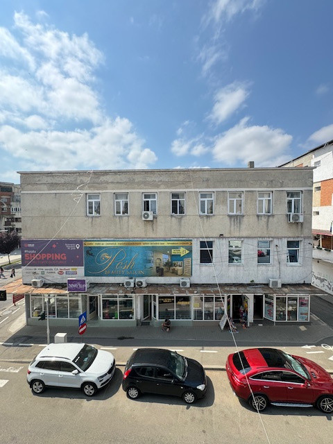 Apartament 2 camere de vanzare, ultracentral, B-dul Republicii, Barlad 