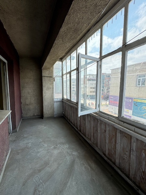 Apartament 2 camere de vanzare, ultracentral, B-dul Republicii, Barlad 
